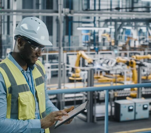 5 Ways Businesses Are Uncovering Success With AI In Manufacturing-image